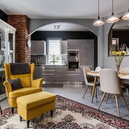 Luca House * בודארוס